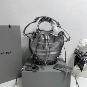 balenciaga le cagole bucket bag 6.webp