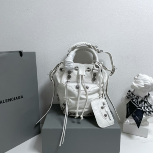 balenciaga le cagole white bucket bag 5.webp