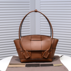 bottega veneta arco brown shoulder bag 8.webp
