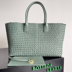 bottega veneta cabas intrecciato lambskin green tote bag 6.webp