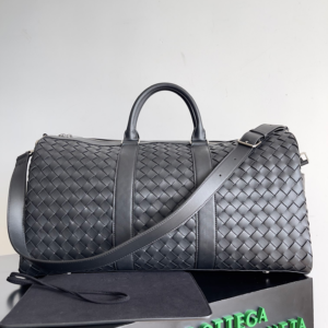 bottega veneta large intrecciato duffle black carry on bag 9.webp