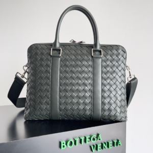 bottega veneta men s slim intrecciato leather briefcase 7.webp