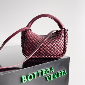 bottega veneta small cobble top handle bag 7.webp
