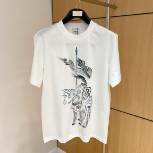 burberry white screen t shirt 3.webp