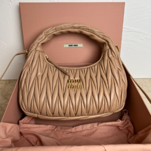 miu miu wander matelasse shoulder bag 5.webp