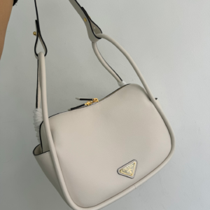 prada daring tote leather handbag 5.webp