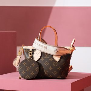 lv neverfull bb monogram bag 3.webp