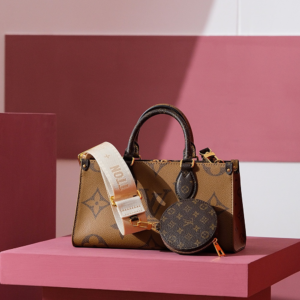 lv reverse monogram giant onthego east monogram bag 4.webp