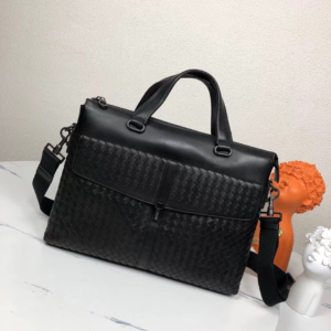 men bag suitcase bottega venetta 4 5.webp