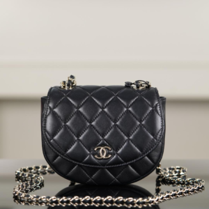 chanel black lambskin chain with handle
